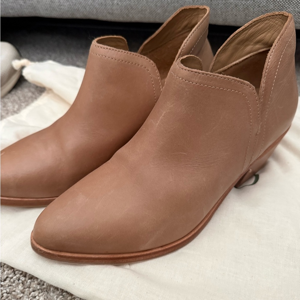 Nisolo Tan Leather Ankle Boots - 7.5